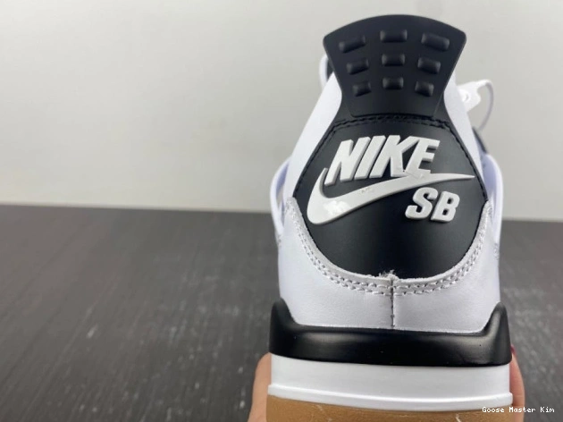 SB Air Nike DR5415-100 4 x Jordan 0816